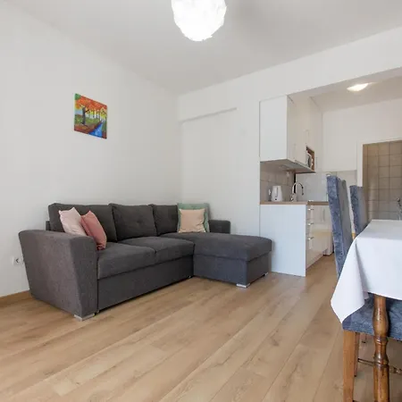 Senka Apartment *